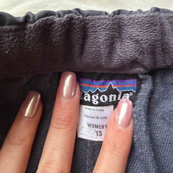 Patagonia Women’s Charcoal Joggers - Picture 3 of 3